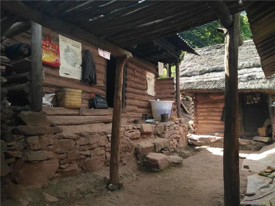 搬迁前 山区群众生活条件艰苦