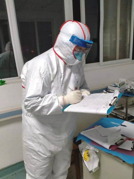 浦东浦兴路街道多名医护人员驰援武汉 90后护士除夕出征