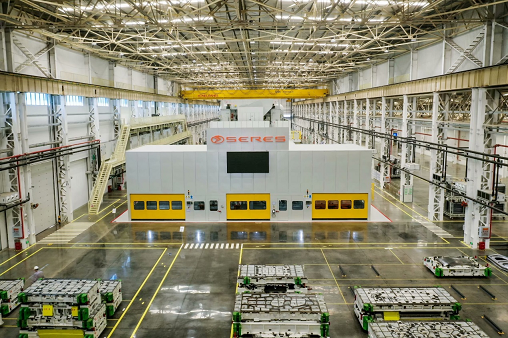 赛力斯两江智能工厂 华为智选sf5成焦点