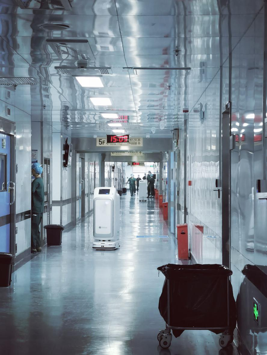 专家b超开到家门口,机器人护士已上岗 上海医院进化中_新浪上海_新浪