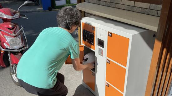 共享头盔在浦东塘桥正式启用 为居民出行安全提供方便