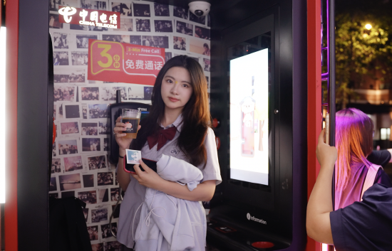 在这个初秋的夜晚，“公路酒亭”让曾经的美好回忆涌上心头