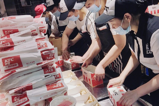 肯德基为援沪医务工作者准备早餐