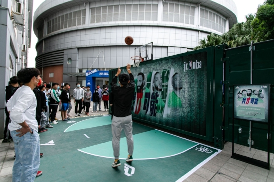 Jr. NBA校园篮球联赛线下门店互动体验