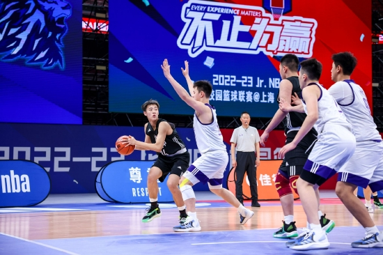 南模中学和交大附中在决赛现场展开激烈争夺