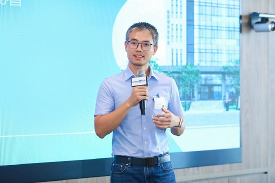 储能领跑者联盟（EESA）秘书长段明星在分享会上发言