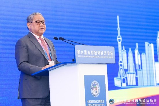 冯氏集团主席冯国经博士受邀在本届虹桥国际经济论坛上发言