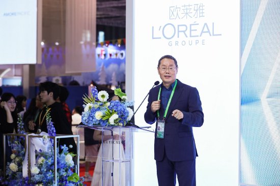中国整形美容协会医疗美容继续教育分会副会长 周展超教授