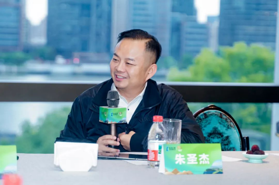 ▲新沪商联合会轮值主席朱圣杰