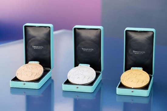 蒂芙尼为上海马拉松赛事打造的奖牌