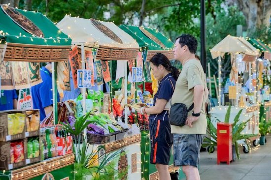 “玉米神上班班”主题夜市