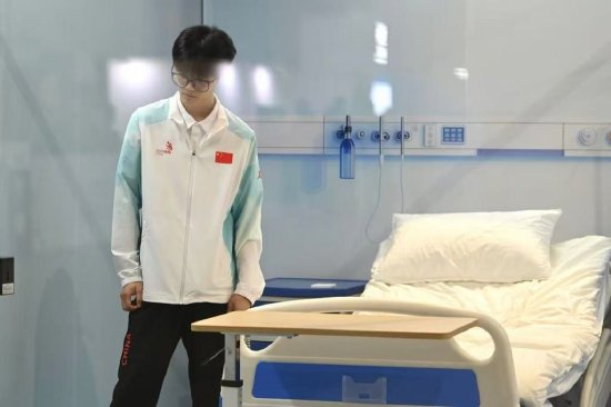 健康和社会照护项目中国选手闵思达在比赛中。 澎湃新闻记者 吴栋 图
