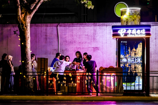 开在长乐路的上海电信“把酒言欢”亭，在为期10天的快闪中，给很多人留下了美好回忆。