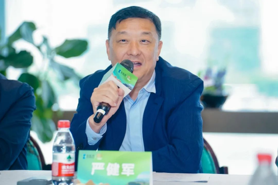 ▲上海新沪商联合会会长严健军