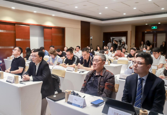 （亚太零售商协会联盟（FAPRA）秘书长：Dr.C，一排右二）
