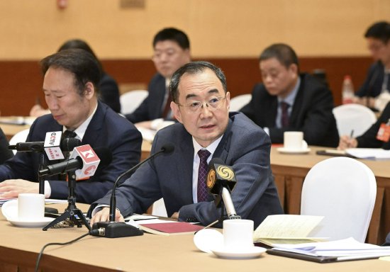 全国人大代表权衡