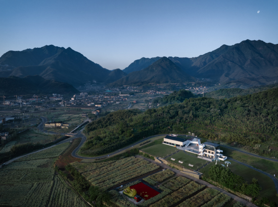 可阅读的大地剧场