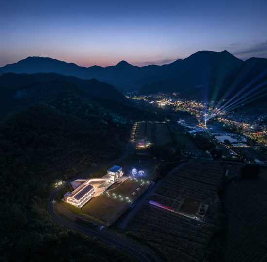 夜幕下的余村与余村印象