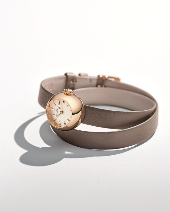 宝珀Blancpain Lady B小金球腕表 表带采用一体化设计