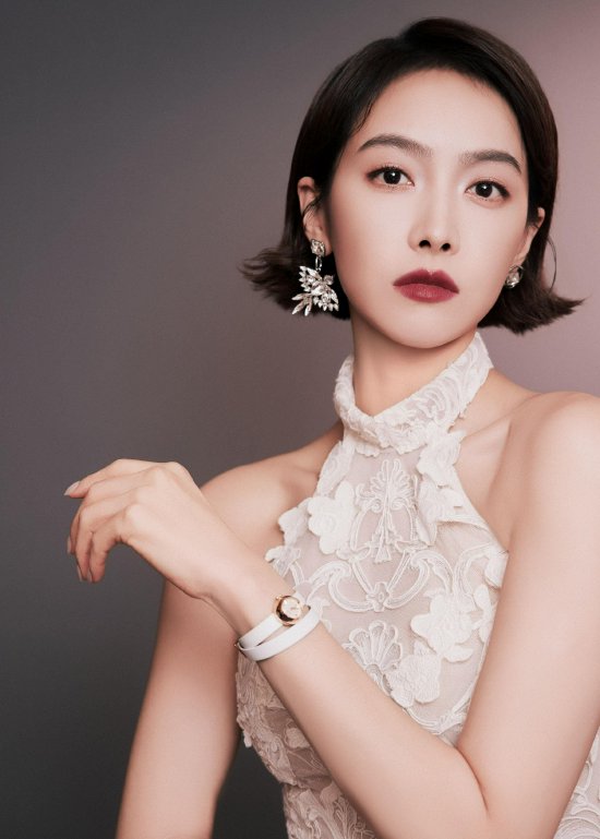 宝珀品牌大使宋茜佩戴Blancpain Lady B小金球腕表