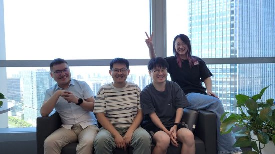欧阳熹及其工作团队成员。