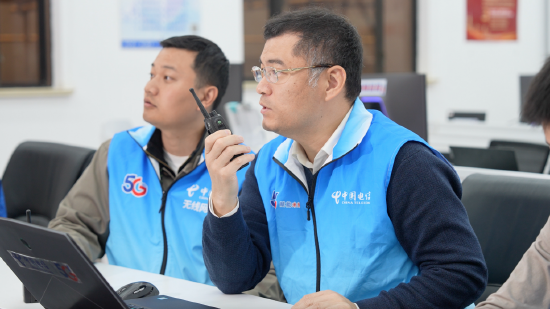 （万物智联的背后，离不开一群“网络医生”。从2G到5G，全国五一劳动奖章获得者陈兆波一路见证了移动通信的每一次飞跃）