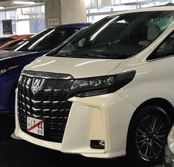 动力有所提升新款丰田埃尔法实车曝光