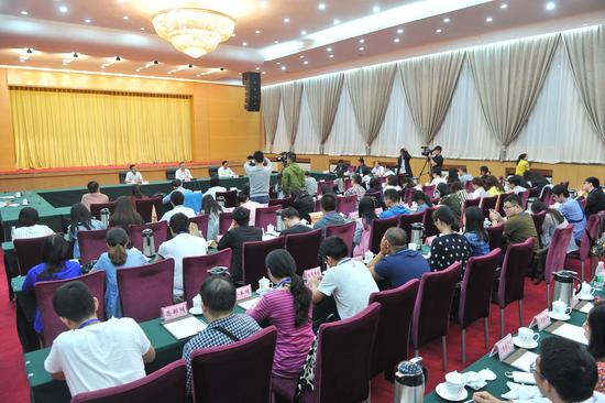 向全国网媒讲述吕梁，市委书记王清宪“停不下来”