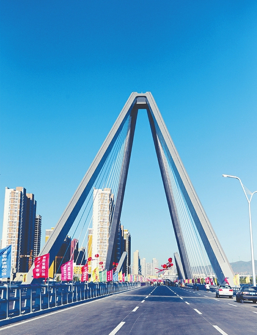 图为中铁十七局集团承建的大同市北环路御河桥。通讯员摄