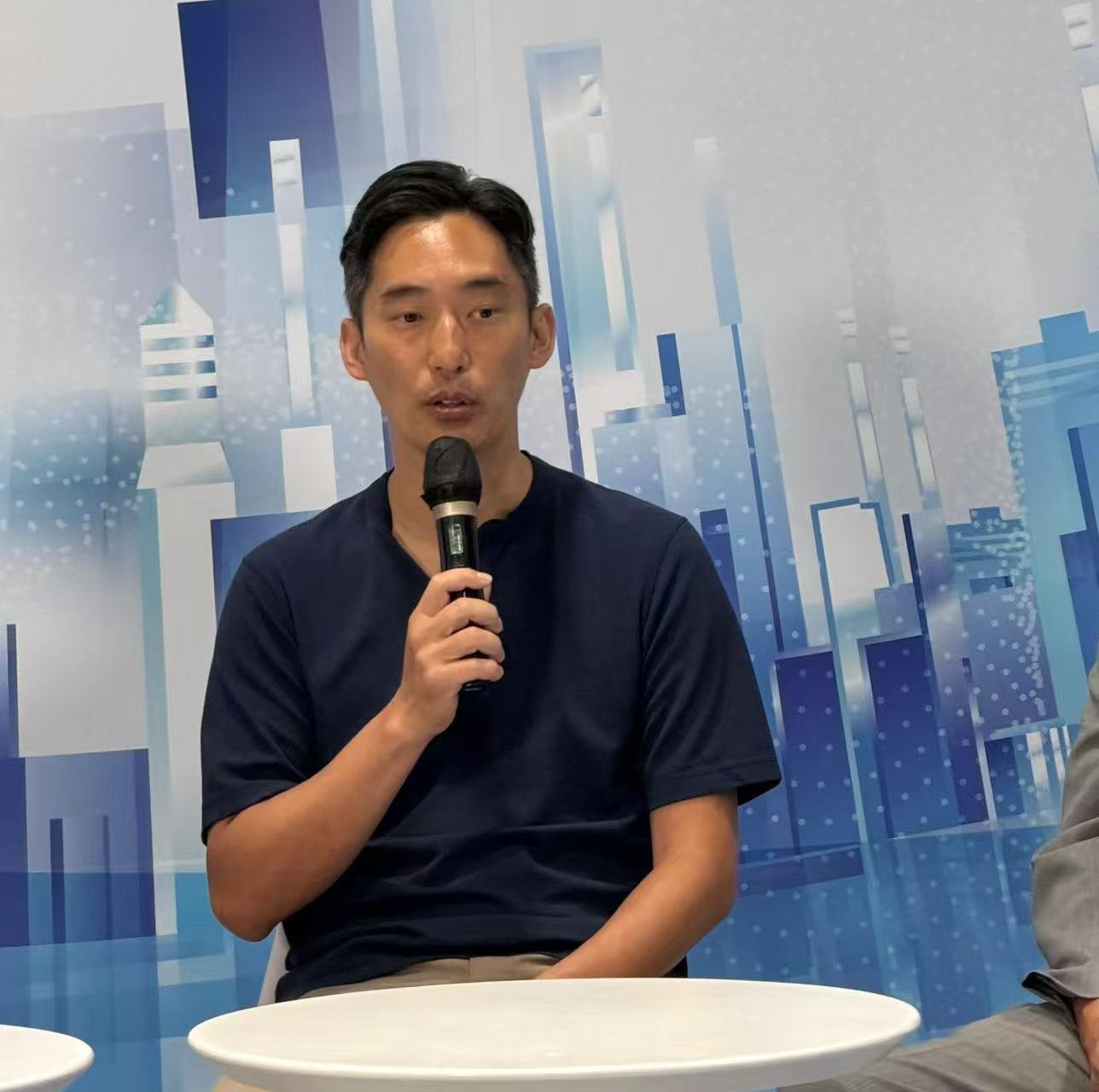纳比迪环保建材有限公司行政总裁兼共同创办人陈俊允先生