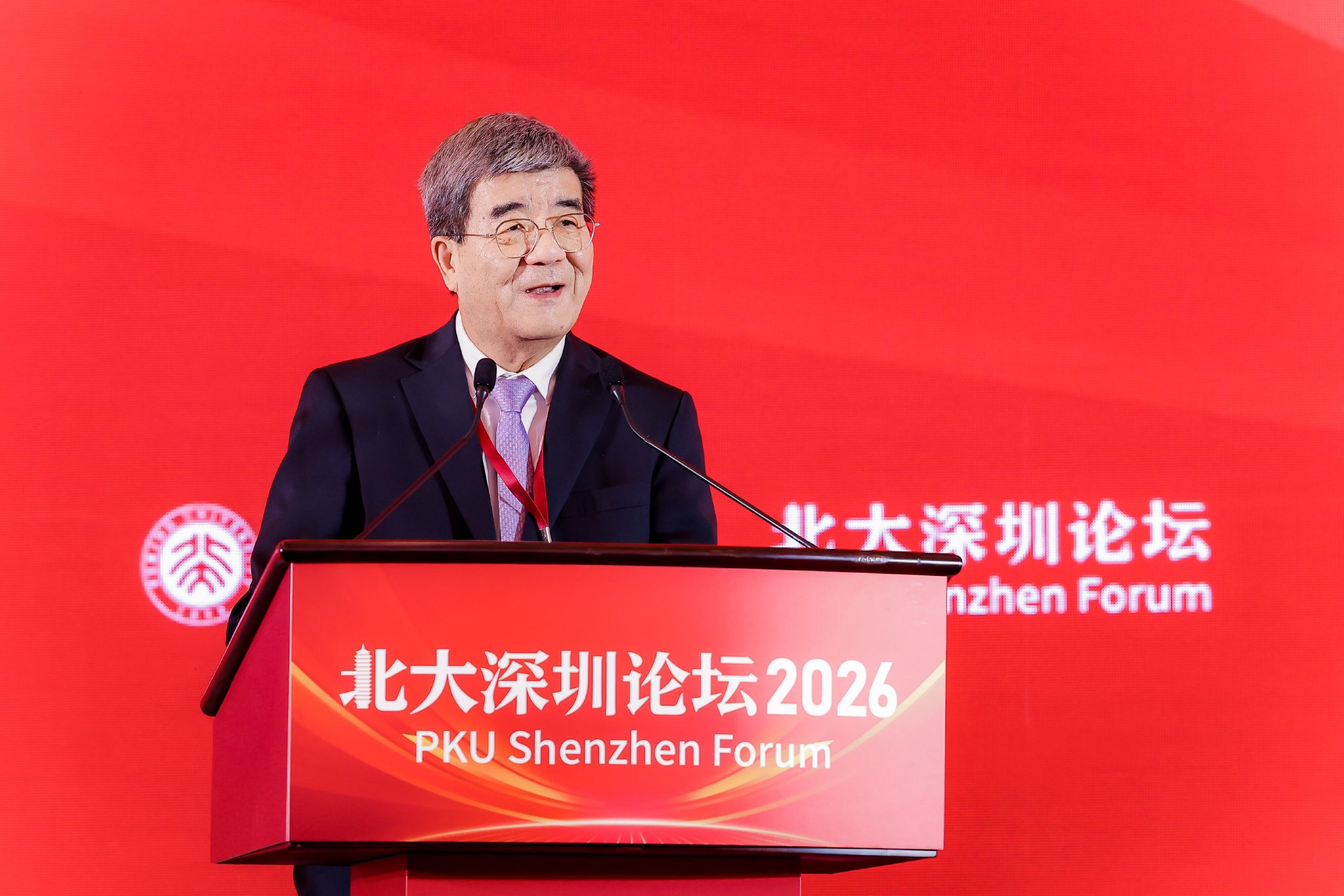 北京大学校务委员会副主任（原副校长）、汇丰商学院创院院长海闻。