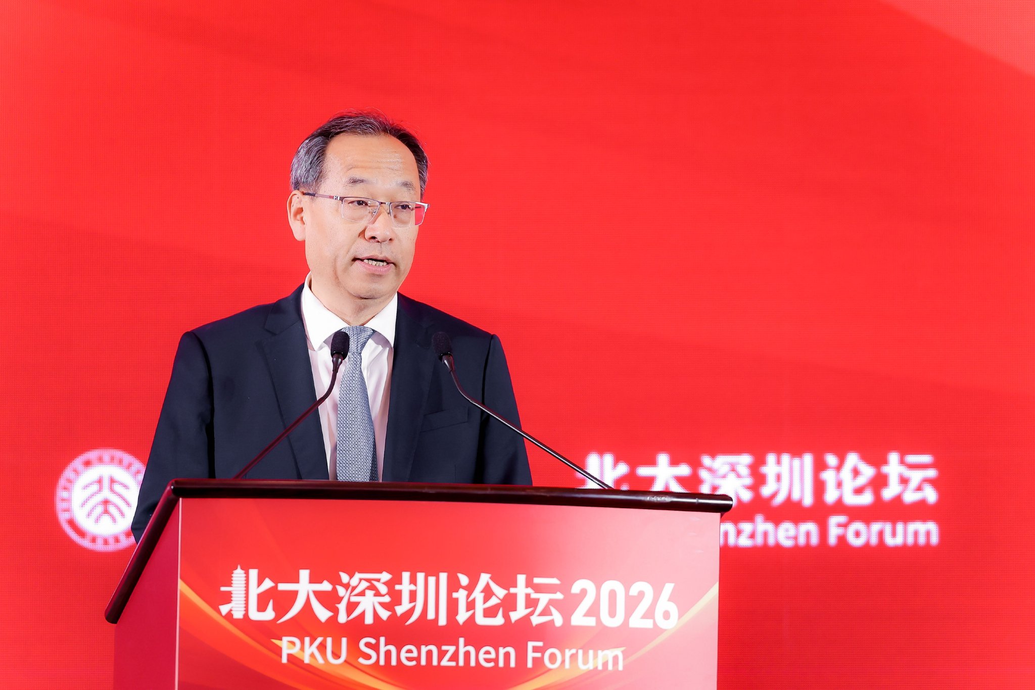 中国科学院院士，北京大学党委常委、常务副校长、深圳研究生院院长张锦。