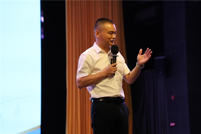 新任总校长阮海水