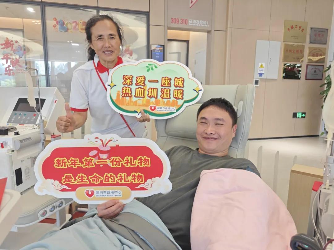 儿子高明智献血达到128次。