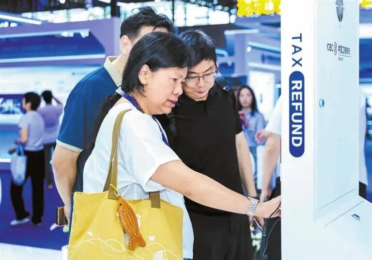 工行深圳市分行助力打造全国首个退税、换汇、支付“三合一”集中退付点。