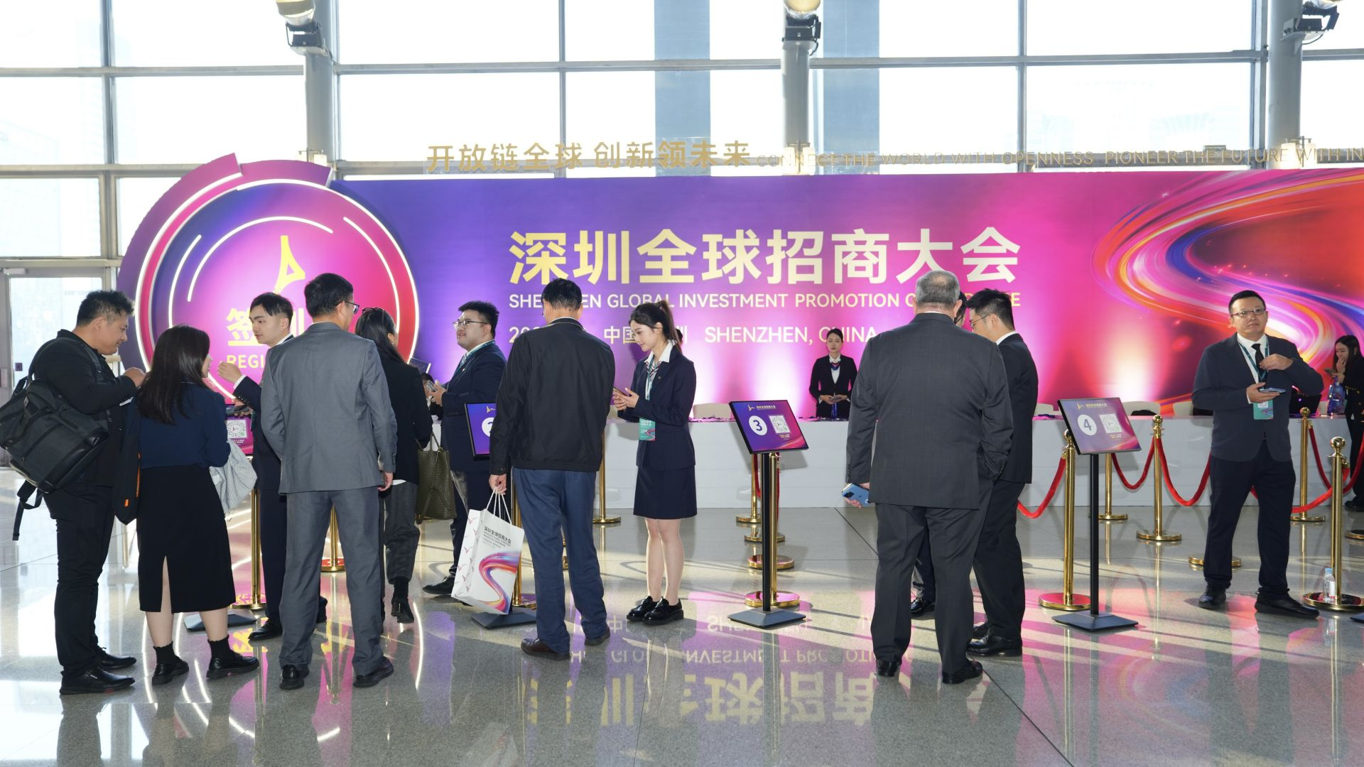 中国银行深圳市分行连续6年全力护航深圳全球招商大会。