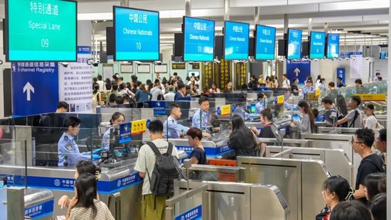 国庆深圳出入境人员超620万人次 同比增长8%