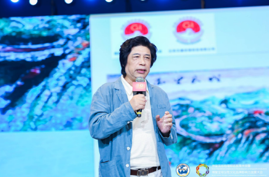 中国工艺美术大师，人类非物质文化遗产（云锦）国家级代表性传承人金文