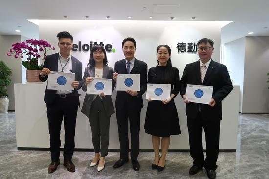 (从左起)德勤中国审计及鉴证高级经理陶剑礼,德勤中国全国上巿业务组