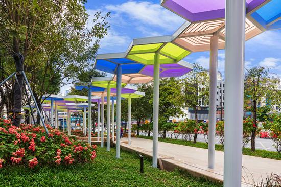 七彩风雨连廊