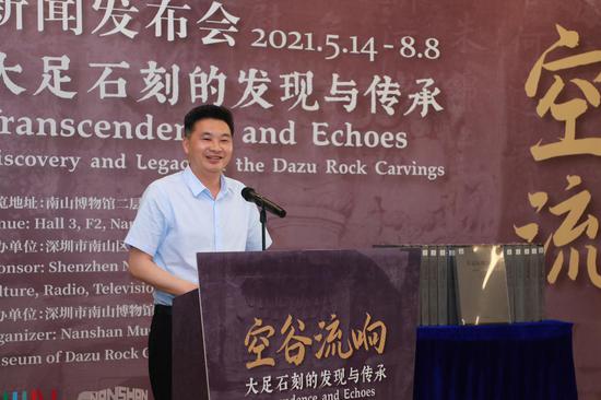 中共重庆市大足区委副书记罗晓春