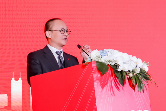 中国海外发展董事局副主席、执行董事、执行副总裁、运营总监兼总建筑师，香港华艺设计顾问（深圳）有限公司董事长罗亮开幕致辞。