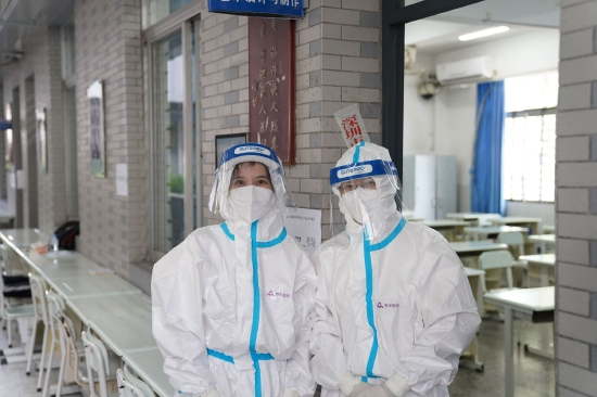 “大白”监考老师
