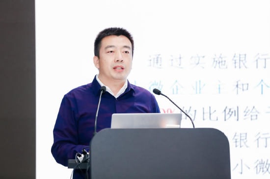 深圳市工业和信息化局上市和融资促进处副处长肖民茂作政策宣讲