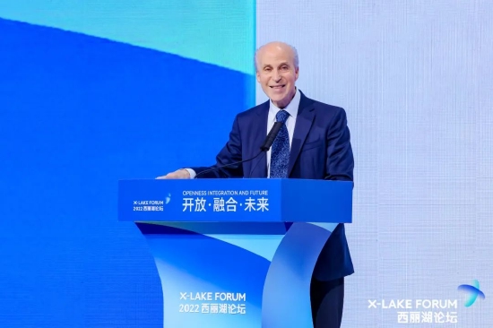 世界顶尖科学家协会主席、2006诺贝尔化学奖得主罗杰·大卫·科恩伯格发表主旨演讲