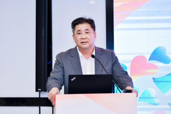 深圳市税务局党委委员、副局长吴德致辞
