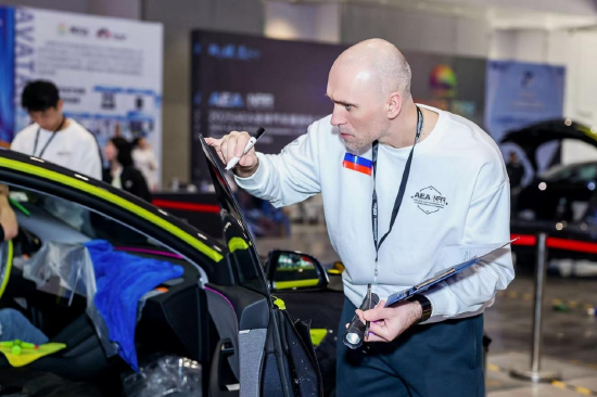 俄罗斯国际裁判，国际车膜培训和评审专家Chestnov Anatolii