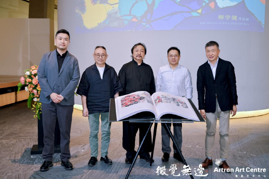 中共深圳市委宣传部副部长、市政府新闻办主任苏荣才，江西广电传媒集团战略规划部（投资运营部）负责人、江西省数字文化集团副总经理干霖，著名批评家、策展人皮道坚，艺术家柳学健，雅昌文化集团董事长万捷