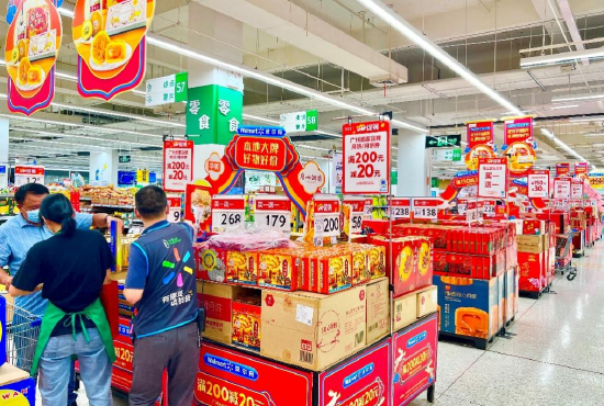 沃尔玛与各地月饼龙头品牌合作,以量级和效率实现价格优势。