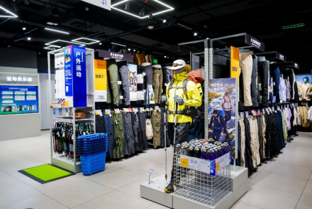 迪卡侬深圳梅林店内景